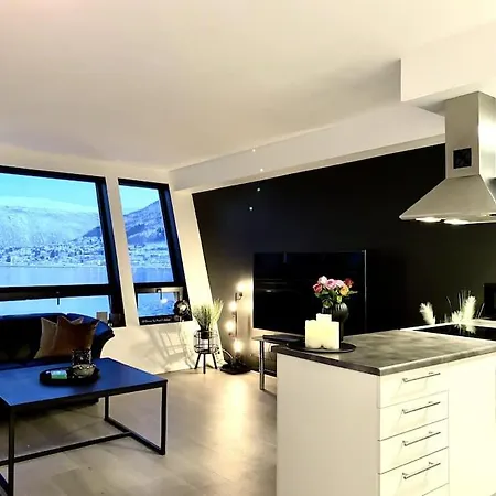Fresh Topfloor-apartment With A Stunning Ocean View!