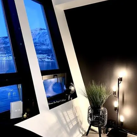 Fresh Topfloor-apartment With A Stunning Ocean View! Apartment Tromso