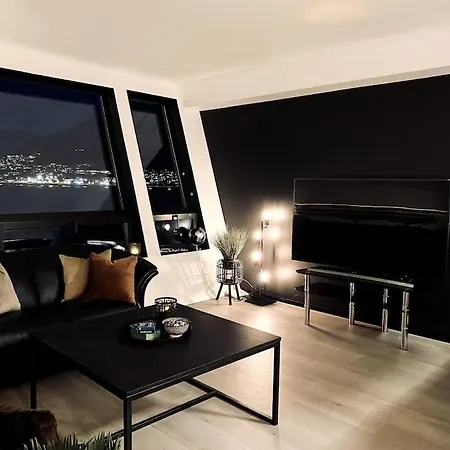 Apartment Fresh Topfloor-apartment With A Stunning Ocean View!