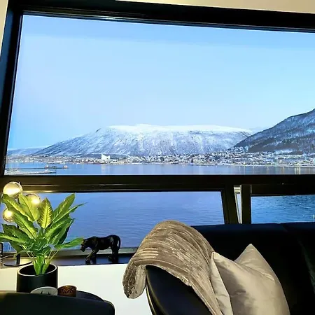 Apartment Fresh Topfloor-apartment With A Stunning Ocean View! *
