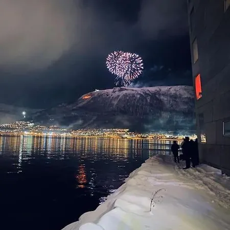 Fresh Topfloor-apartment With A Stunning Ocean View! Apartment Tromso