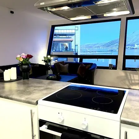 Apartment Fresh Topfloor-apartment With A Stunning Ocean View! *