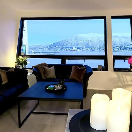 Fresh Topfloor-apartment With A Stunning Ocean View! Tromso