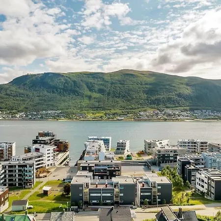 Fresh Topfloor-apartment With A Stunning Ocean View!